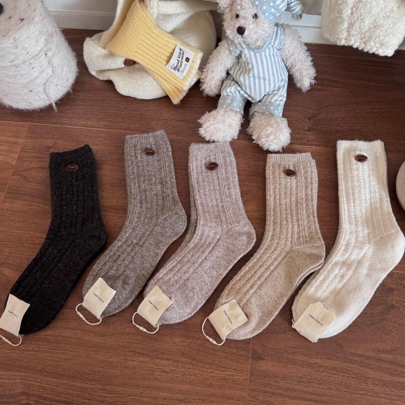 Ladies Autumn Winter Thickened Warm New Solid Color Versatile Soft Button Wool Tube Pile Socks