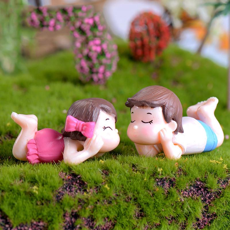 1 Pair Mini Lying Couples Dolls Garden Miniatures Figurine Diy Micro Landscape