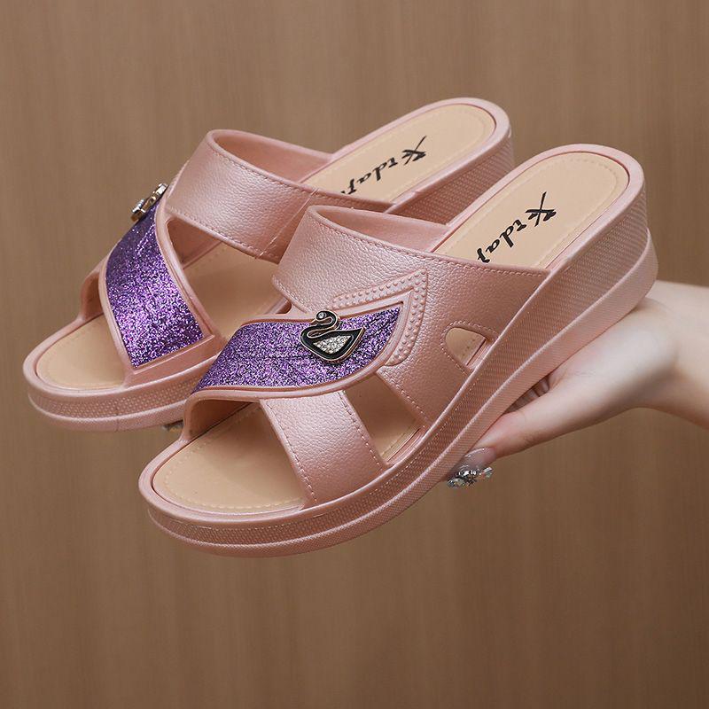 Mom’s Outdoor Women's Summer Fashion Non-Slip Thick-Soled Slippers - Comfortable for Middle-Aged and Elderly