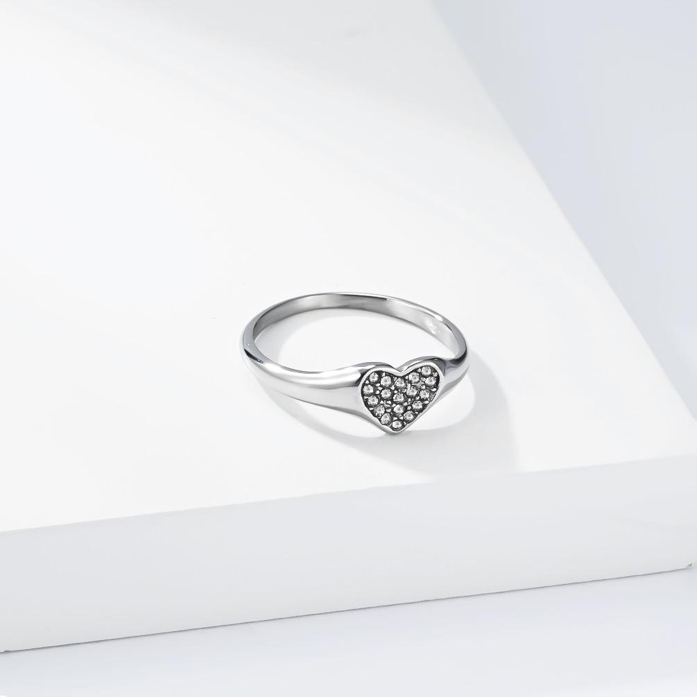 Ins European and American Fashion Commuting Niche High Sense Titanium Steel Full Diamond Heart Ring Women's Simple and Versatile Love Tail Ring