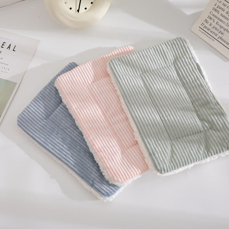 Warm Flannel Fleece Nest Pad for Small Pets: Hamsters, Hedgehogs, Chinchillas, Rabbits
