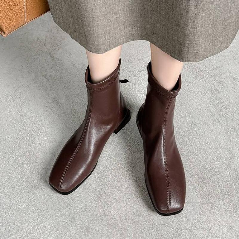 Autumn and Winter Square Head Women's Martin Boots New Solid Color Low Heel Large Size Rear Zipper Women's Boots Korean Version Soft-soled Medium Boot