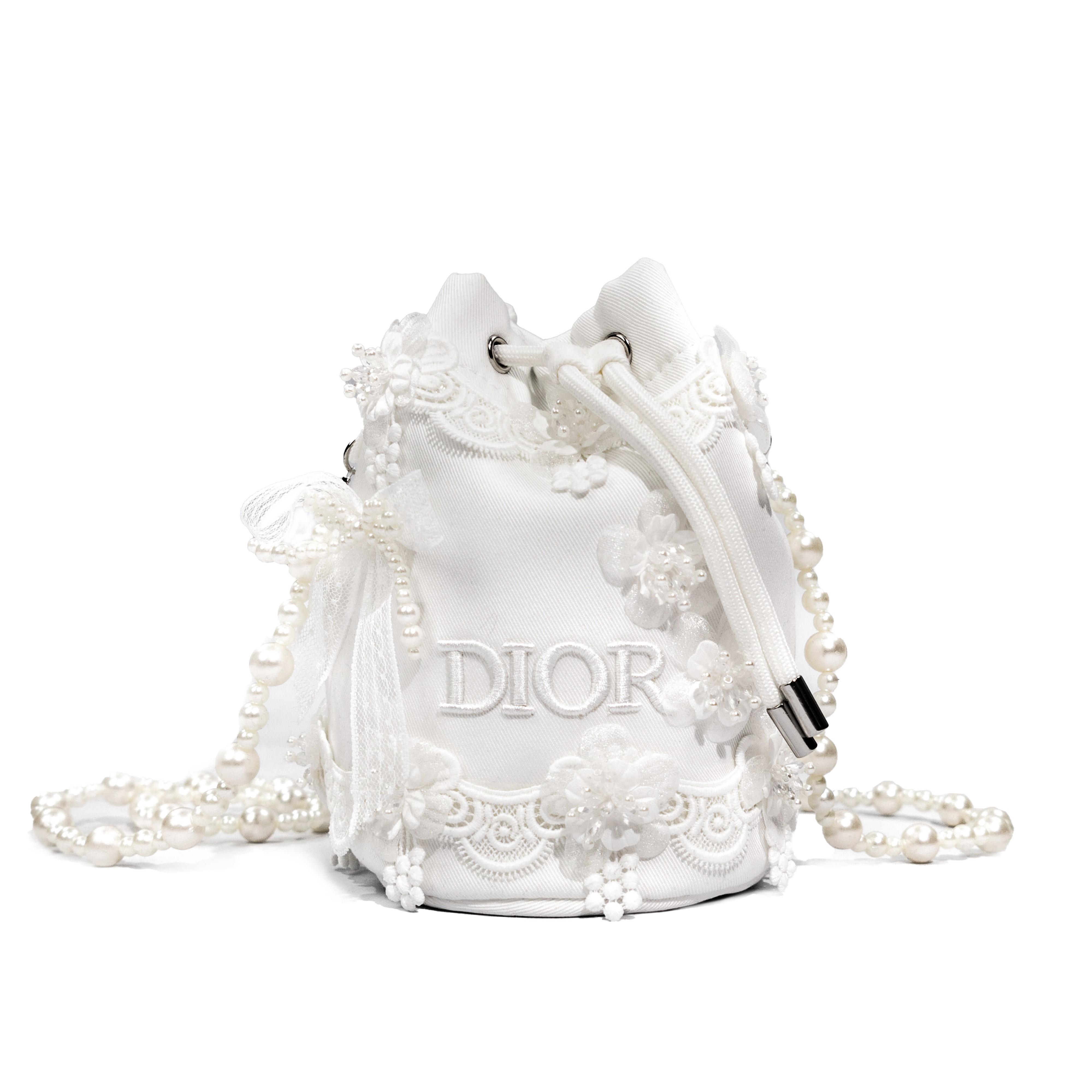 

Ручная работа DIY Сумка для макияжа из переработанных материалов в стиле Dior white