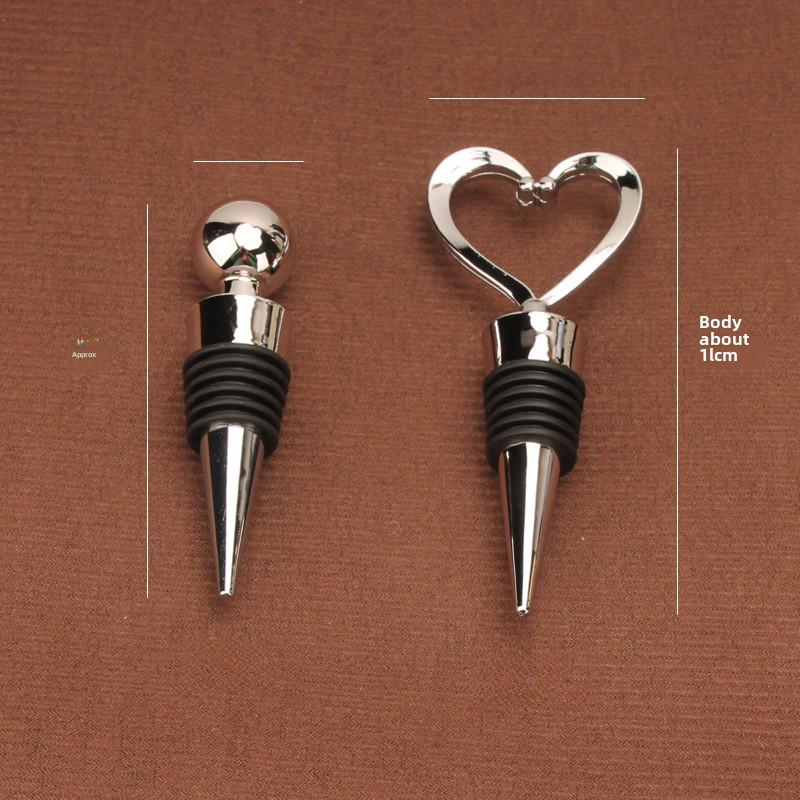 Red Wine Bottle Stopper, Innovative Heart-Shaped Seal, ABS Material, European and American Style, Ideal for Gifts.