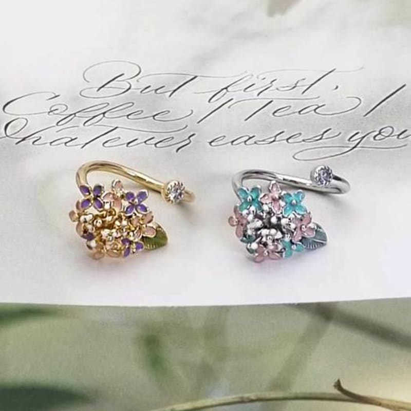 

Ollia Brilliant Hydrangea Flower Point Fashion Ring Silver