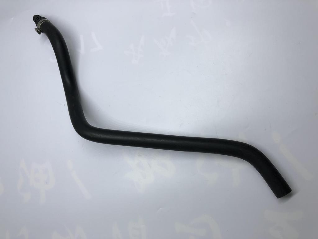Mercedes-Benz W211 Kühlmittel-Ausgleichsschlauch 2115011725 Verfügbar