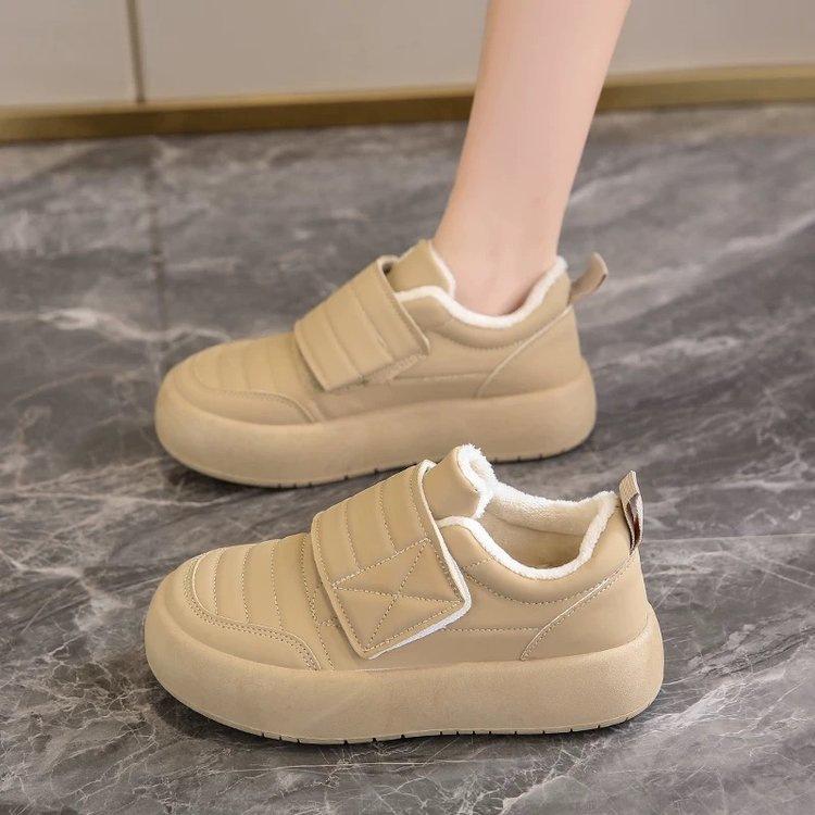 Winter velvet bread shoes cotton shoes women's 2025 new Velcro flat-soled one-pedal beanie shoes low-top snow boots