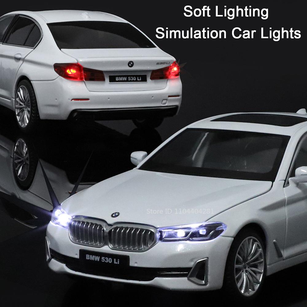 1:24 530Li M4 Miniature Model Toys Diecast Alloy Car Front Wheel Steering Sound Light Pull Back Vehices Kids Christmas Surprise