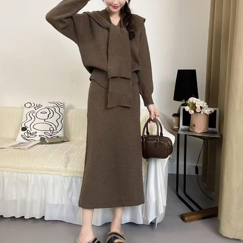 

Женский осенне-зимний тонкий комплект свитера в стиле ленивого ветра: шарф, юбка с высокой талией, вязаный кардиган, комплект из трех предметов One size