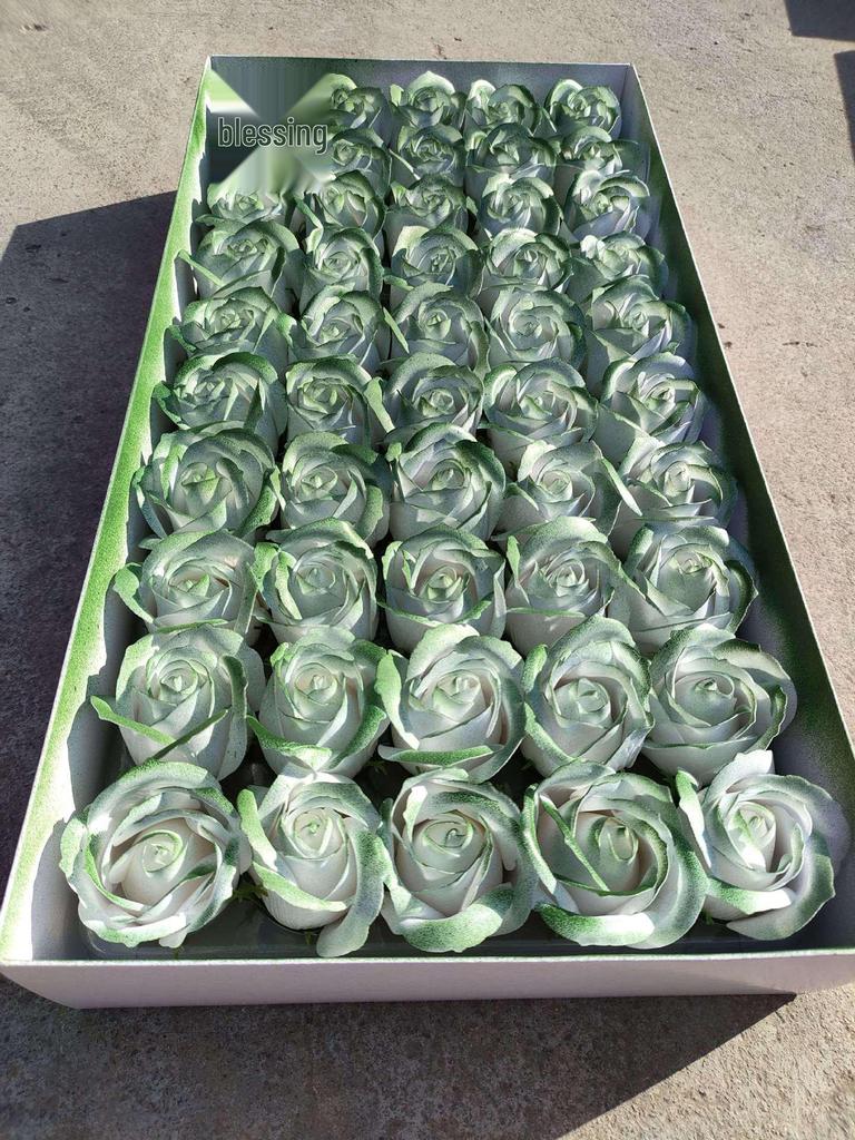 Eisblaue dreilagige Rosen-Seifenblume mit Basisstütze - DIY handgefertigte florale Materialien