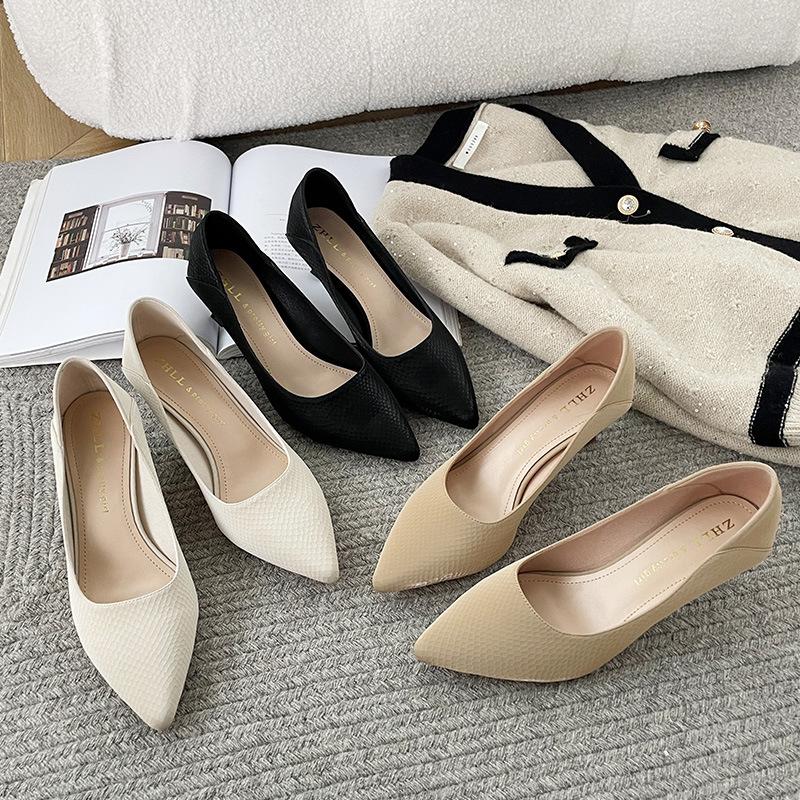 020466-1 Fat mm high heels pointed black professional work shoes soft surface fat wide large size women's shoes 41-43