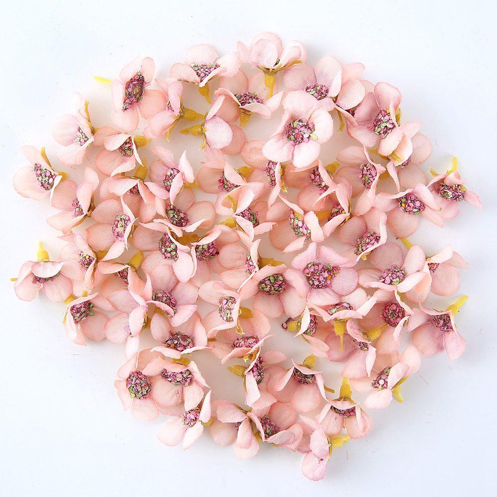 50/100 Stück Mini Gänseblümchen Künstliche Blumenköpfe Seide DIY Bilderrahmen Foto Requisiten Heimdeko Muttertag Hochzeit Dekoration
