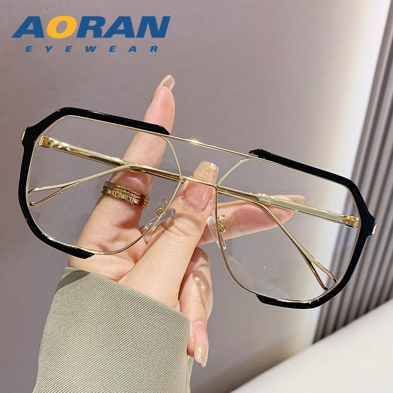 

Мужские солнцезащитные очки в черной оправе с коричневыми линзами - Стиль высокого класса с возможностью изготовления по рецепту; Крупные оправы для более стройного лица, включая защиту от солнца