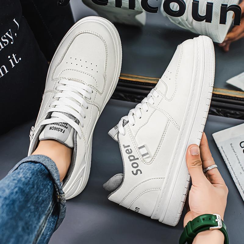 Letnie męskie buty nowe oddychające małe białe buty chłopcy trend wszechstronne buty sportowe na platformie casualowe buty deskorolkowe modne buty