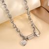 Titanium steel necklace, high-end Cuban necklace, light luxury women, fashion explosion niche titanium steel non-fading necklace