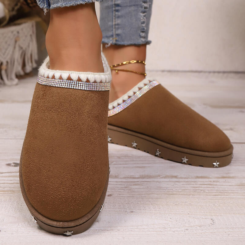 Fashion Luxury Glitter Warm Plush Outdoor Slippers Women 2025 Winter Soft Furry Metal Decoration Mules Slippers Suede Flat Heel Slides