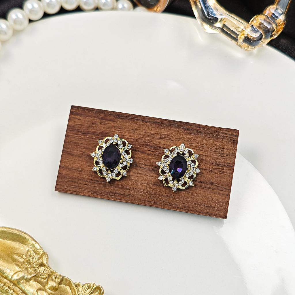 French Retro Court Style Geometric Oval Stud Earrings, Niche Simple And High-End Diamond-Encrusted Earrings For Women