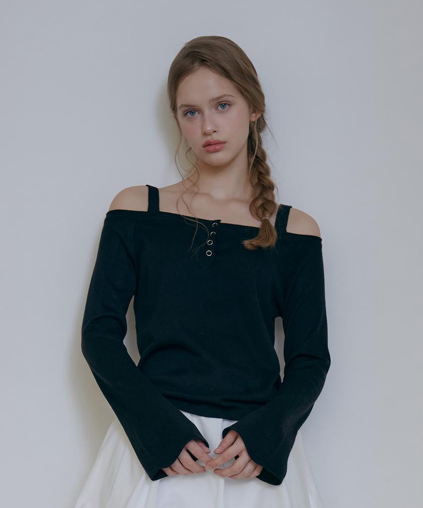 ODER Plain Off-Shoulder Pullover - Black