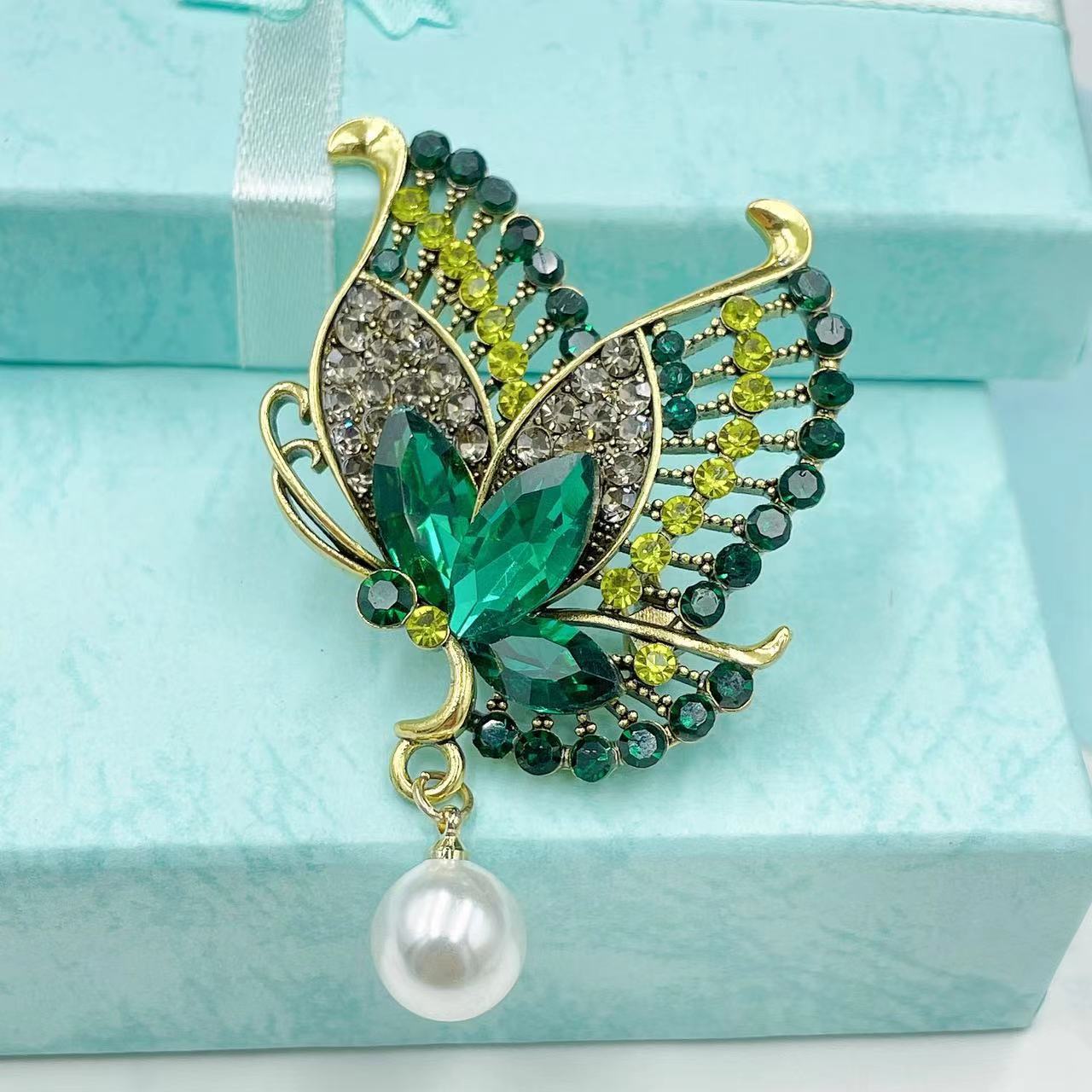 

Pinkdudu модная 2 цвета брошь-бабочка со стразами романтическая подвеска с искусственным жемчугом брошь в виде насекомых для женщин ювелирные изделия PD1558 зелёный