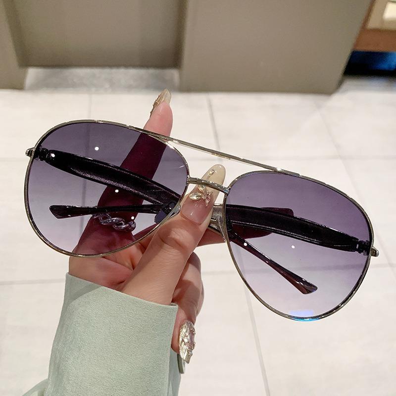 Oversized Aviator Sunglasses For Women 70s Retro 2025 Metal Shades with Gold Streamline Arms