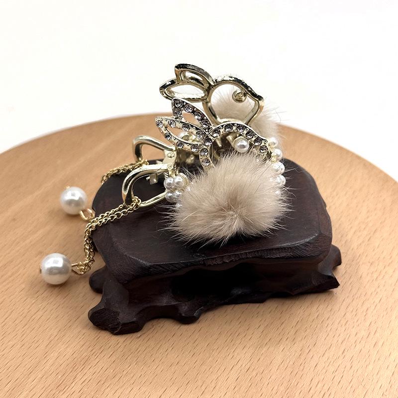 Luxury Alloy Rhinestone Hair Claw Clip for Women – Anti-Collapse Hold