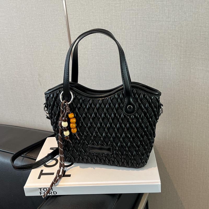 

Women s 2025 Fashion Woven Handbag: Versatile Bucket Bag for Shoulder or Crossbody Use чорний