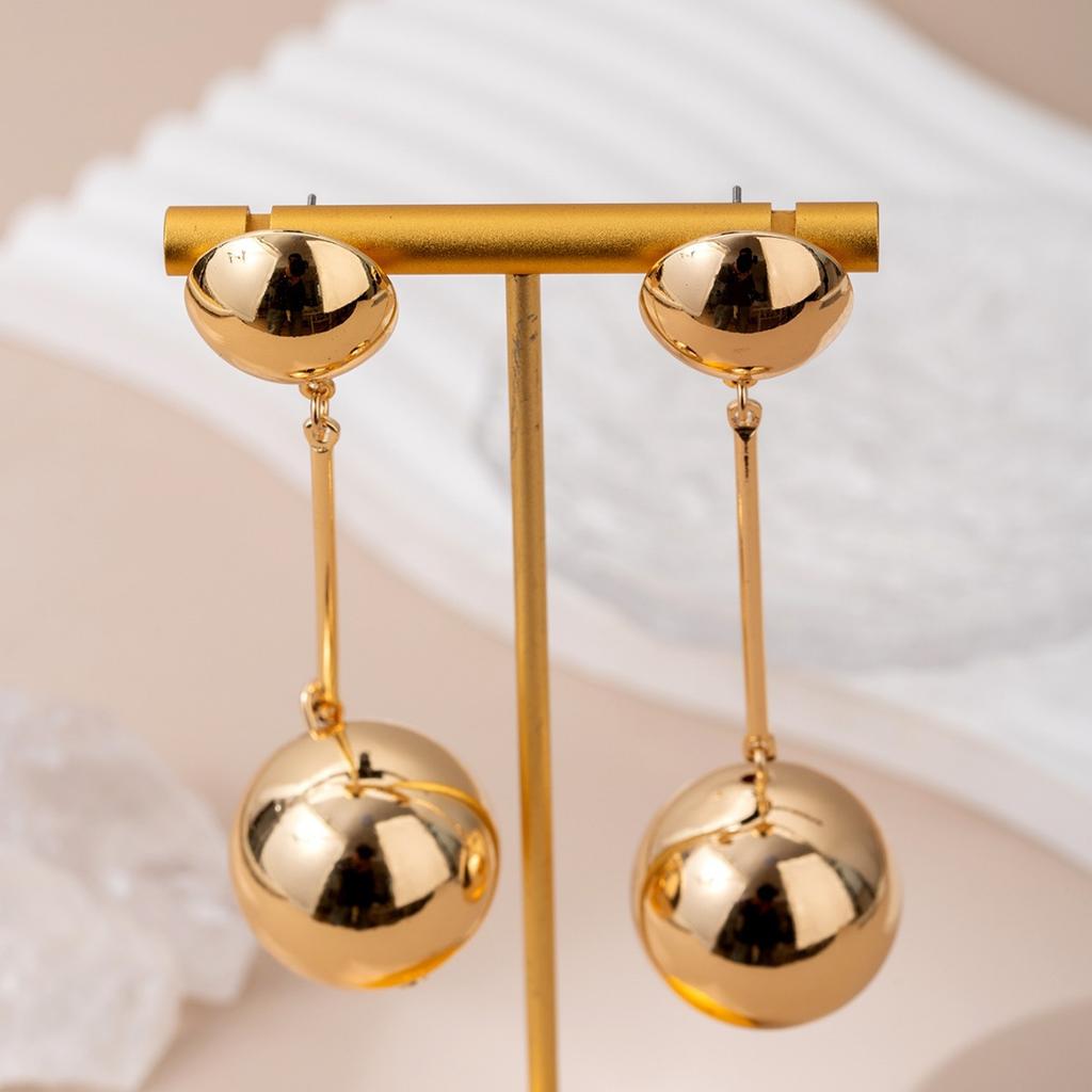 Minimalist style personalized spherical long light luxury silver needle earrings versatile jewelry