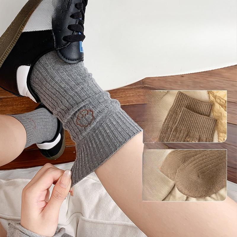 Women's Mid-calf Socks, Sweat-absorbing and Odor-proof Pure Cotton Socks, Breathable and Anti-pilling Pile Socks, Embroidered Versatile Socks