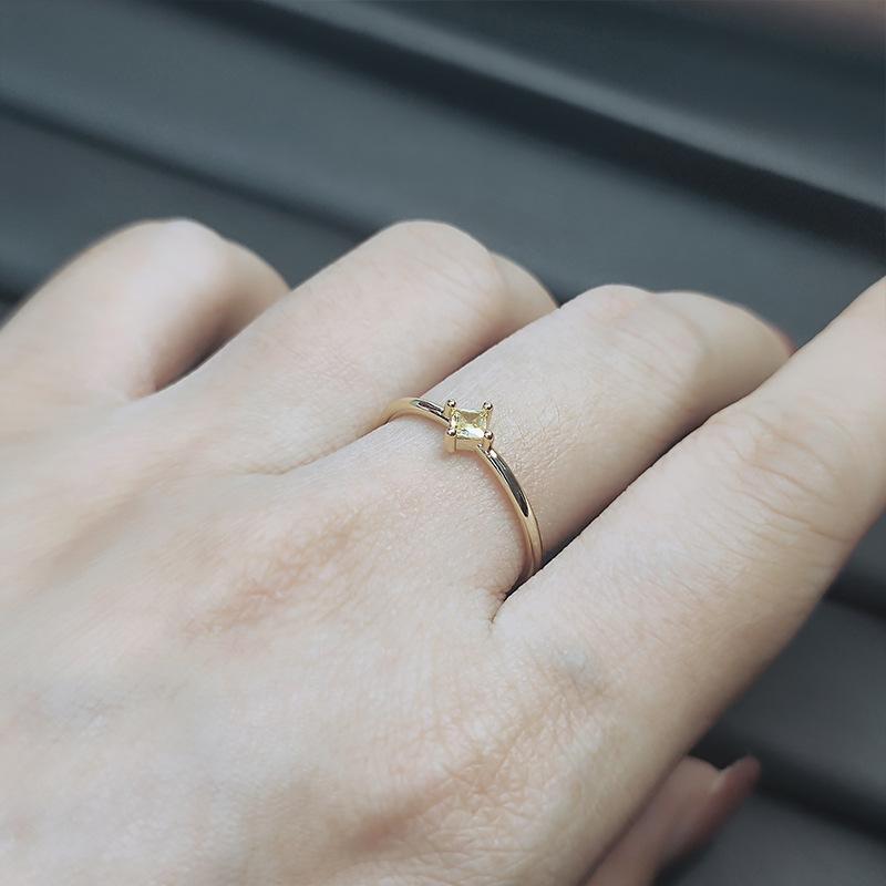 Simple Imitation Emerald Square Ring, Female Personality Small Fresh Small Sugar Cube Gold-Plated Yellow Stone Size Diamond Ring