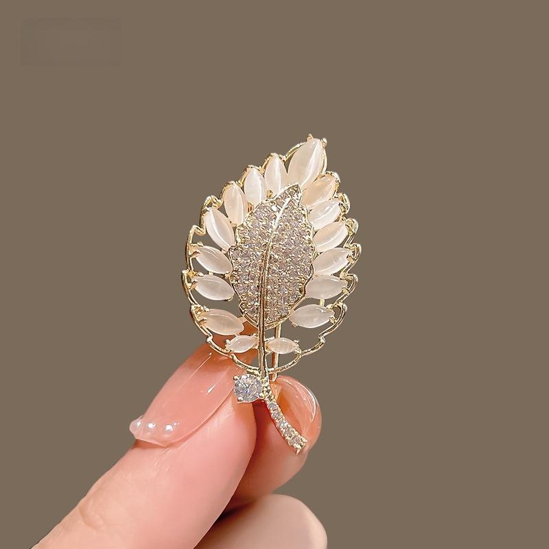 Ancient style auspicious clouds peony flower brooch elegant temperament high-end fashion corsage cheongsam Hanfu suit pin accessories