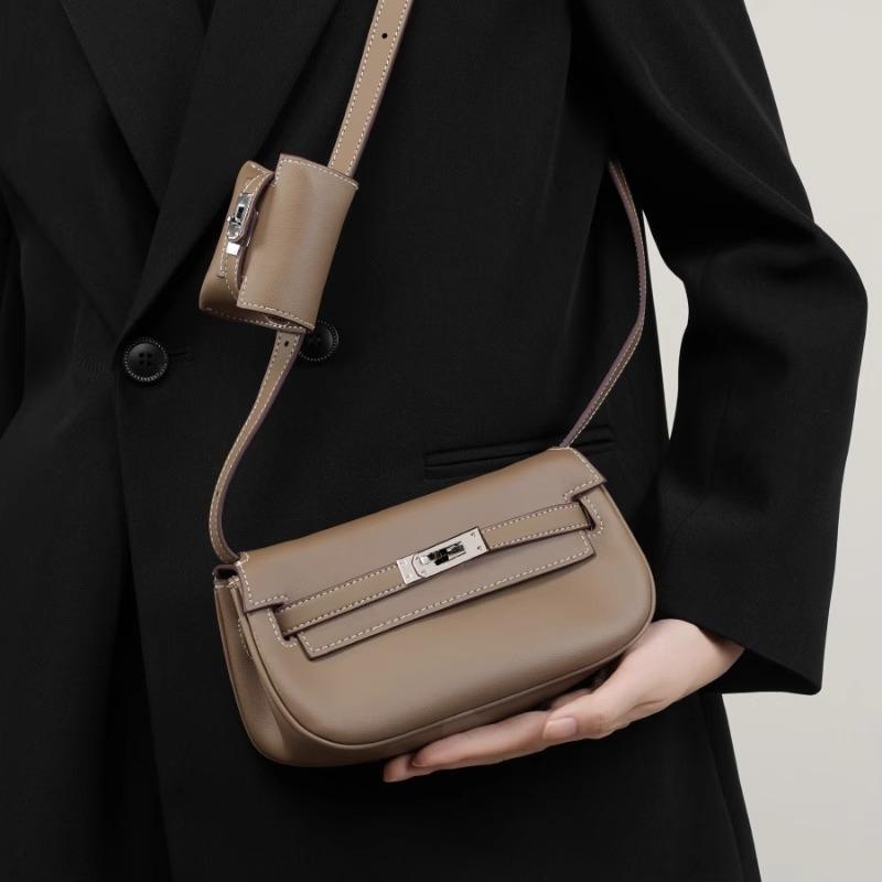 Spring and summer new fashion personalized shoulder messenger bag Majia earphone bag