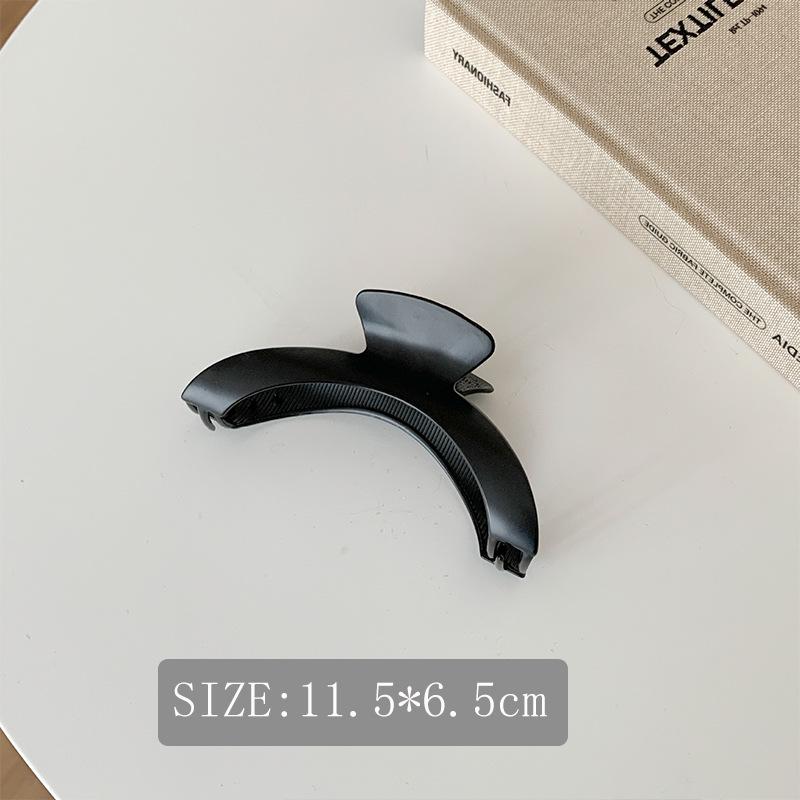 

Metallic Diamond Wave Tassel Hairpin - Luxurious Celebrity Shark Clip for Women