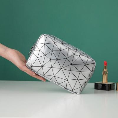 Women Makeup Bag Cosmetic Organizer Geometric Design Waterproof Stain-Resistant Large Capacity Zipper Closure Storage Pouch
