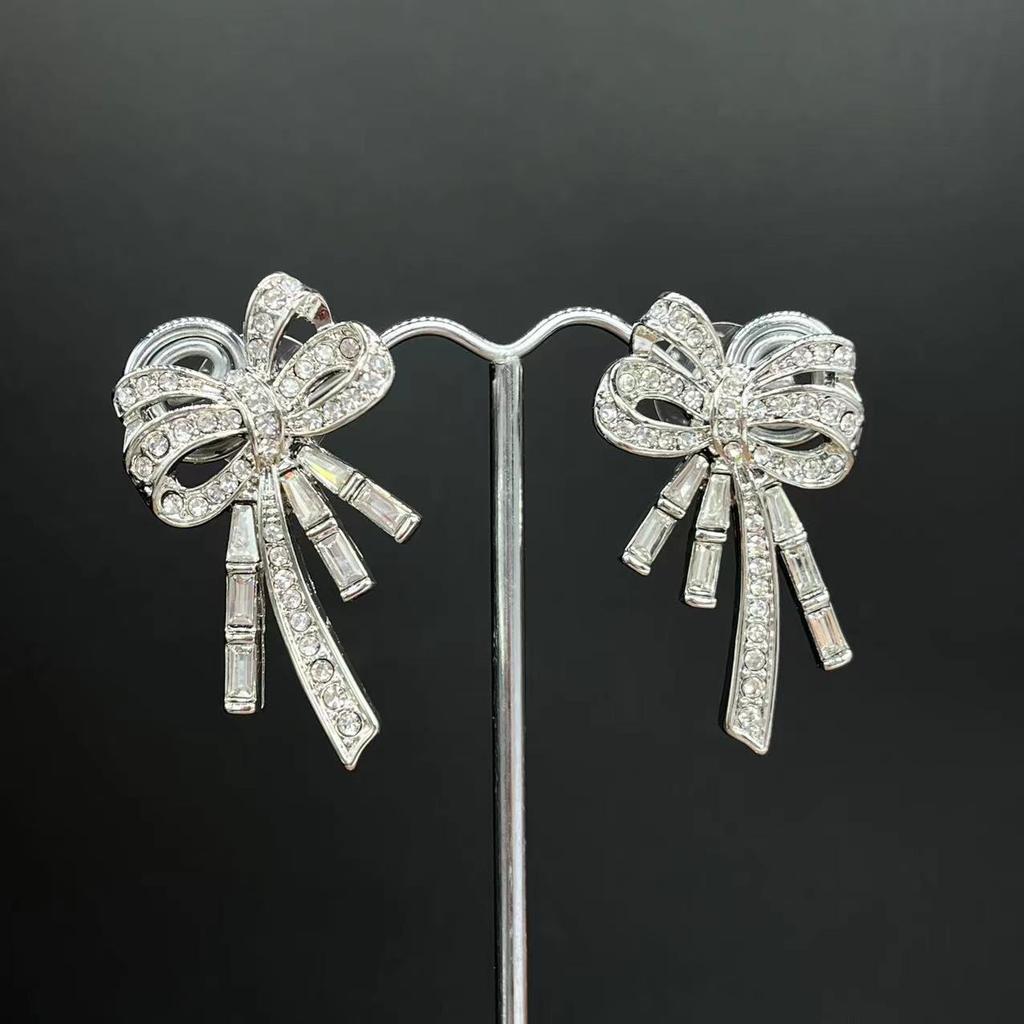 Medieval vintage vintage bow pearl necklace court style niche temperament multi-layer chain collarbone chain necklace