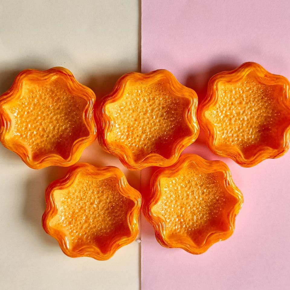 100Pcs/Lot 3D Mini Egg Tart Miniature Doll House Food Charms Resin Flatback Cabochons for Diy Phone Case and Hair Accessories
