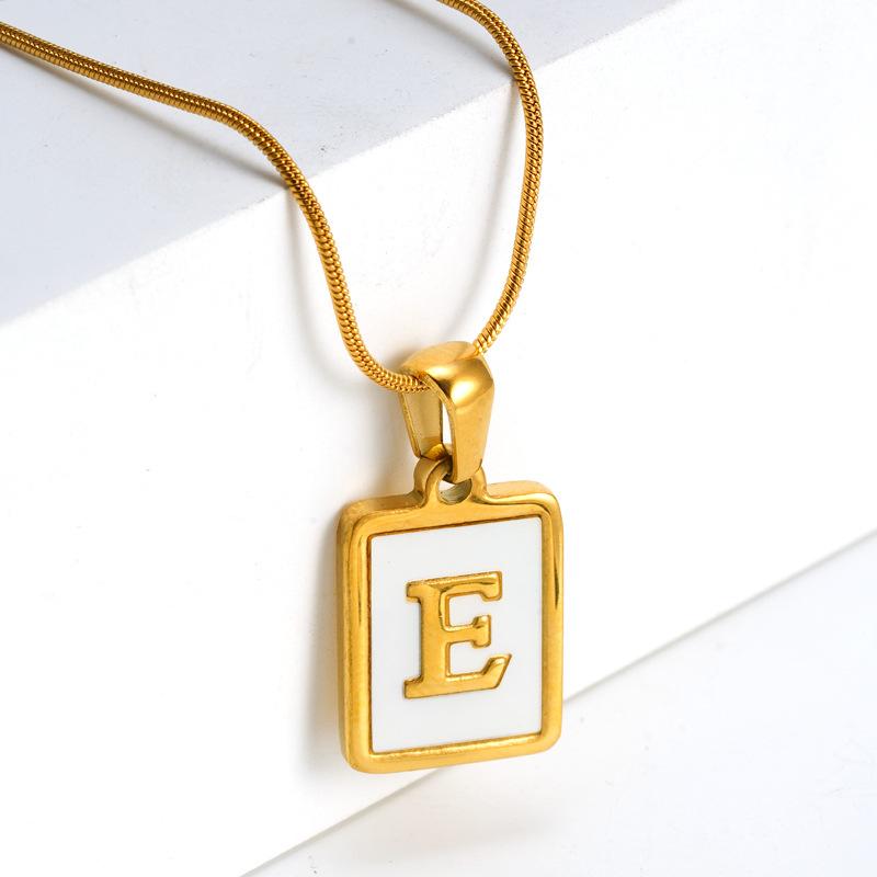 Fashion Shell 26 Letters A-Z Name Alphabet Pendant Necklace For Women Men Gold Color Choker Necklace Couples Birth Gift Jewelry