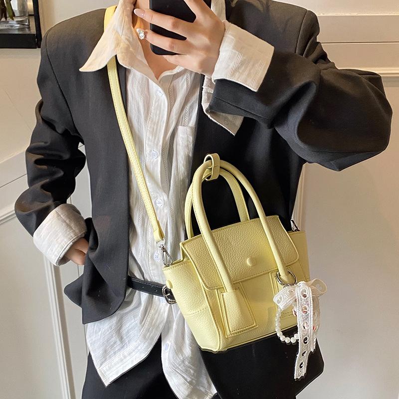 Fashion Handbag Women's New Versatile Shoulder Messenger Bag