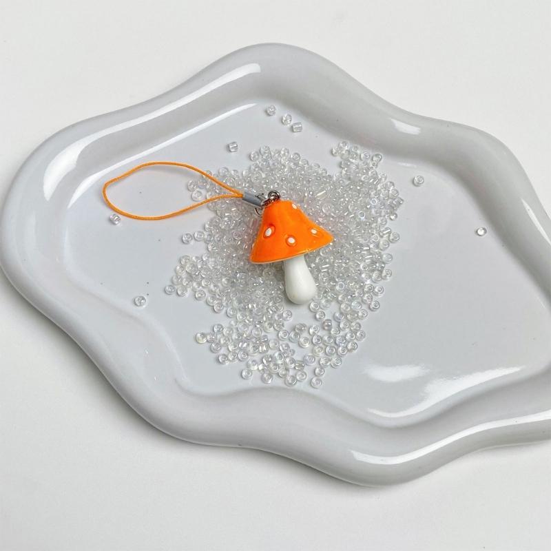 Mushroom Theme Keychain Colorful Resin Artwork For Keys Backpacks Trendy Practical Gift For Birthdays Celebrations