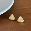 Dámské náušnice Retro Zlaté Vějířové Mušlové Náušnice Dámský Niche Design Senior Smysl pro Náušnice 2025 Nová Móda Lehký Luxusní Příliv