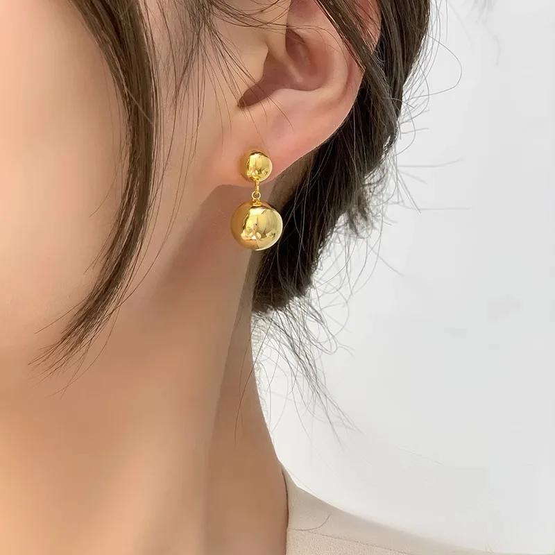 Cold Style Metal Double Ball Earrings, Niche High-End Spherical Earrings, Women'S Simple And Versatile Design Earrings
