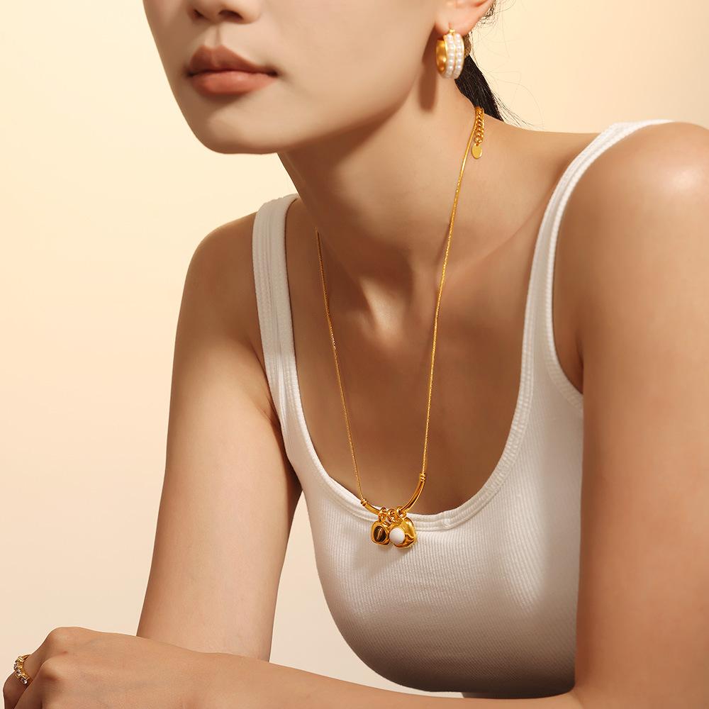 Retro Two-Color Asymmetrical Square Pendant Necklace 18K Plated Real Gold Light Luxury Minimalist Wind Titanium Steel Jewelry