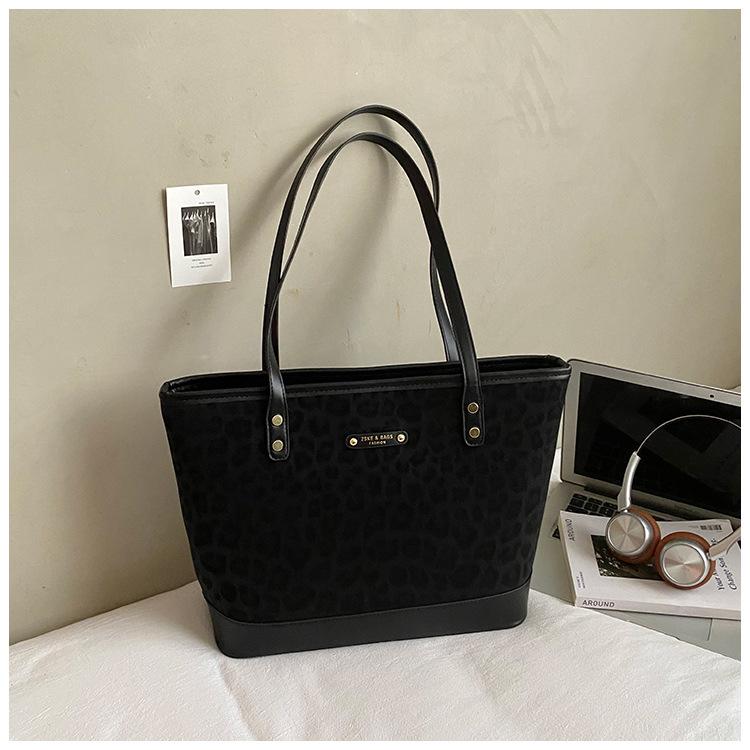 Premium Bag Women's 2025 New Autumn and Winter Retro Shoulder Bag Commuter Tote Bag Large Capacity Women's Bag
