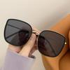 Fashion Metal Frame Sun Glasses for Women Trendy Oversized Sunglasses UV400 Sunglasses Square Sun Glasses Beach Travel Shades