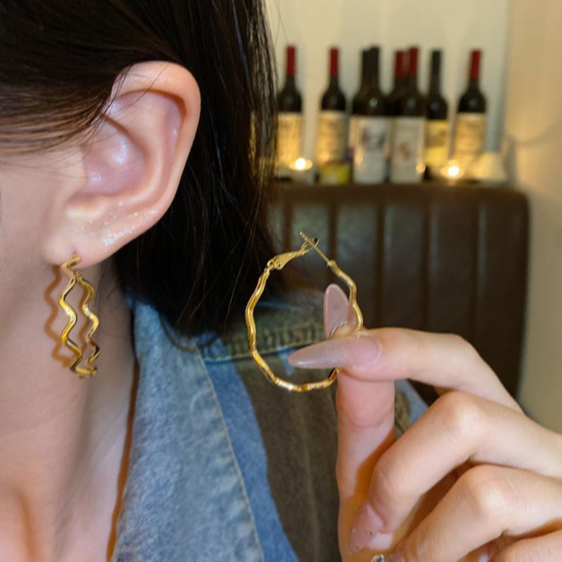 Металлические Серьги-Кольца Волна Женские Холодный Ветер Серьги Интернет-знаменитости Европейские и Американские Преувеличенные Персональные Серьги
