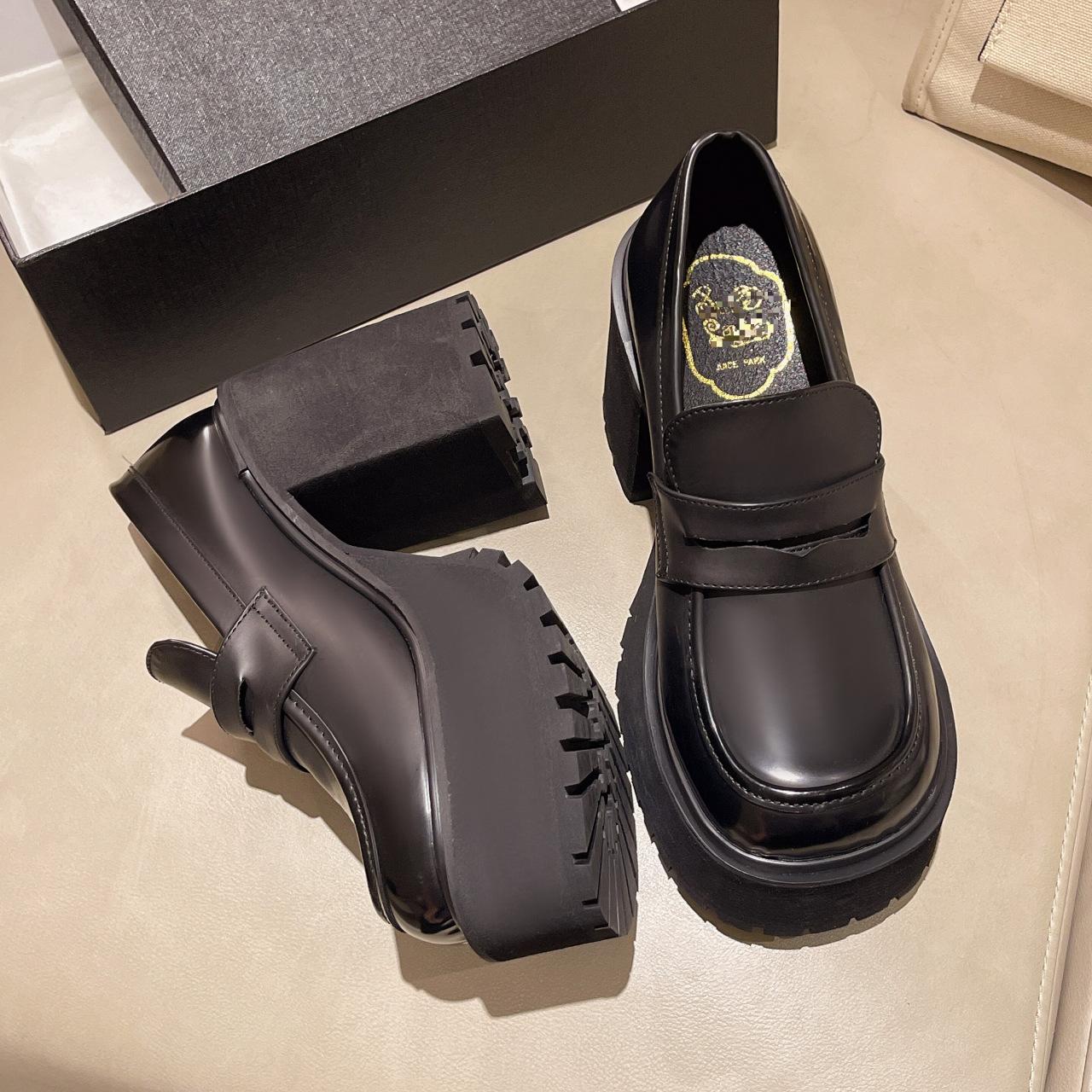 

ins Fengsen универсальные черные кожаные туфли на платформе женские 2025 новые французские ретро туфли Мэри Джейн на высоком каблуке 39 чёрный