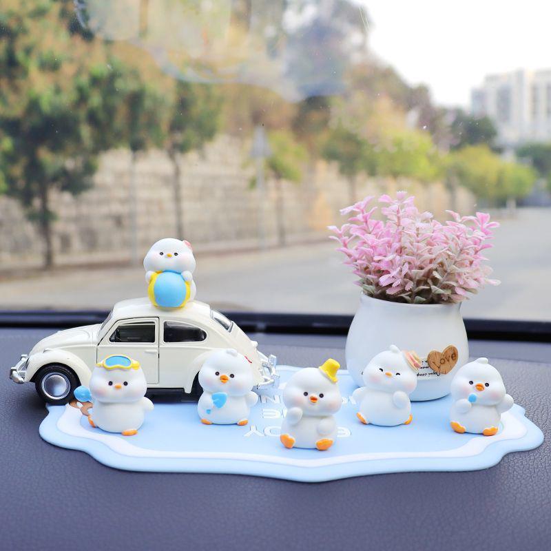 Cute Cartoon Duck Car Ornaments: Creative Interior Accessories