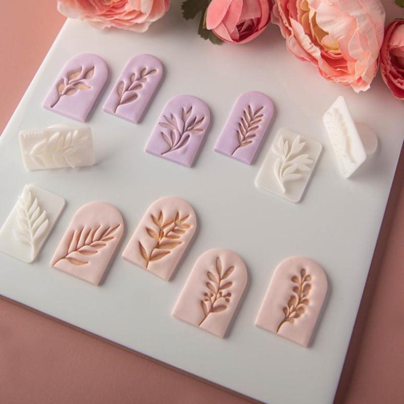 7Pcs Botanical Leaf Pattern Clay Earring Molds Set Fresh Plant Vine Leaves Clay Cutters Tools For Earring Pendant Jewelry Making