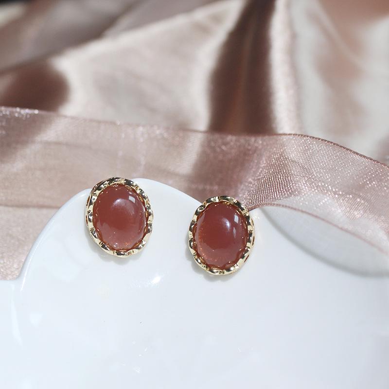 Red Gemstone Minimalist Retro Earrings - Elegant & Versatile Silver Studs