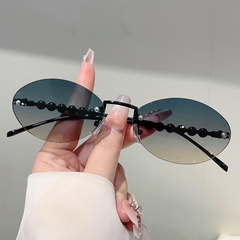 Rimless Oval Sunglasses with Pearls Women Stylish Vintage Decor Shades New Trendy Luxury Brand Design Casual Sun Glasses