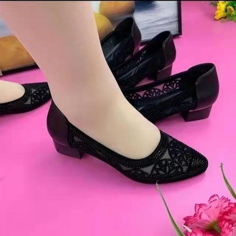 Spring and summer women's sandals hollow rhinestone single shoes medium heel thick heel fashion 4050 year old dancing mother sandals woman